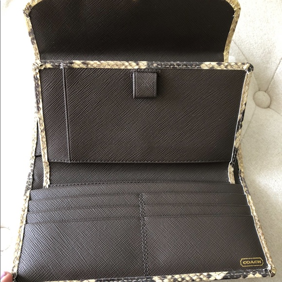 BRAND NEW! NEVER BEEN USED! Coach Reserve Wallet - Picture 7 of 13